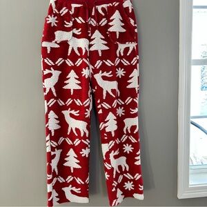 Vera Bradley Jacquard Fleece Pajama Pants in Reindeer Intarsia Red small